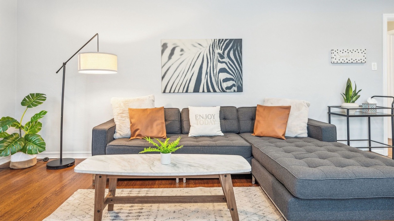 Photo of Livingroom in Burlingame Terrace