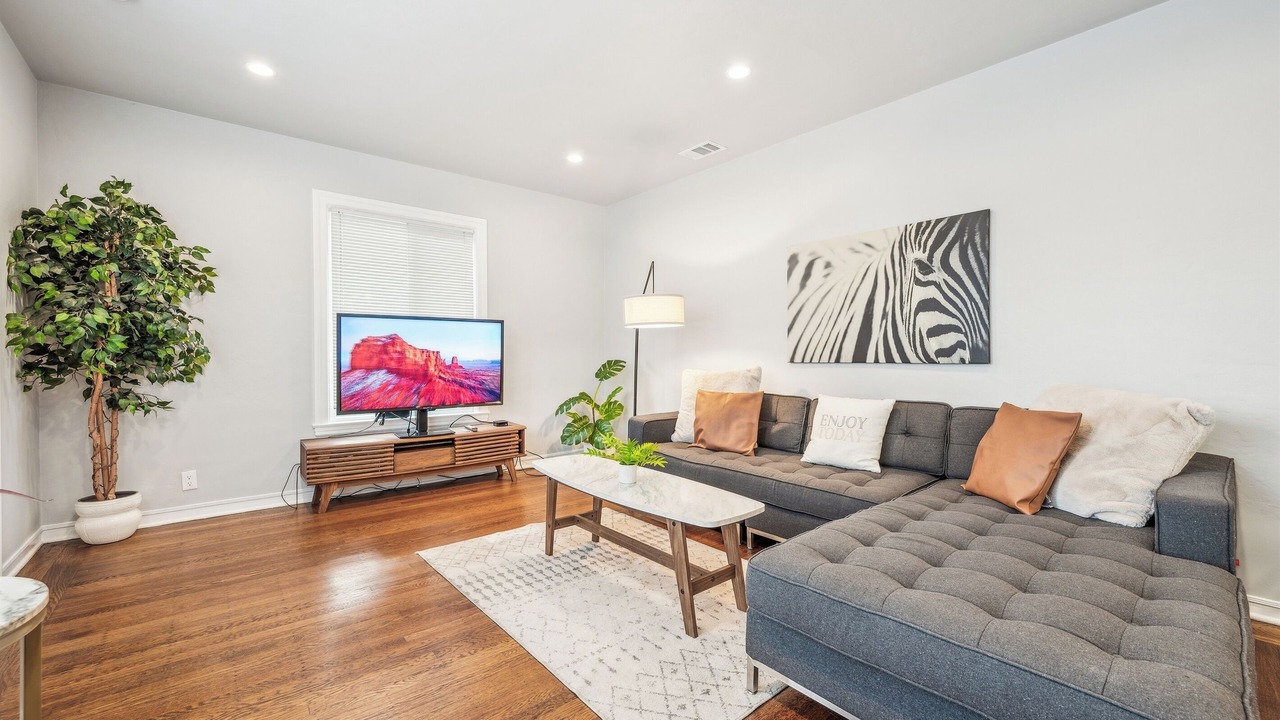 Photo of Livingroom in Burlingame Terrace