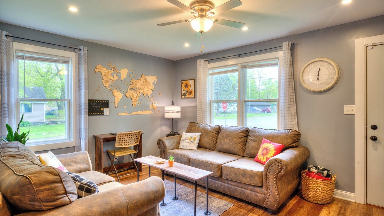 Photo of Livingroom in Gary