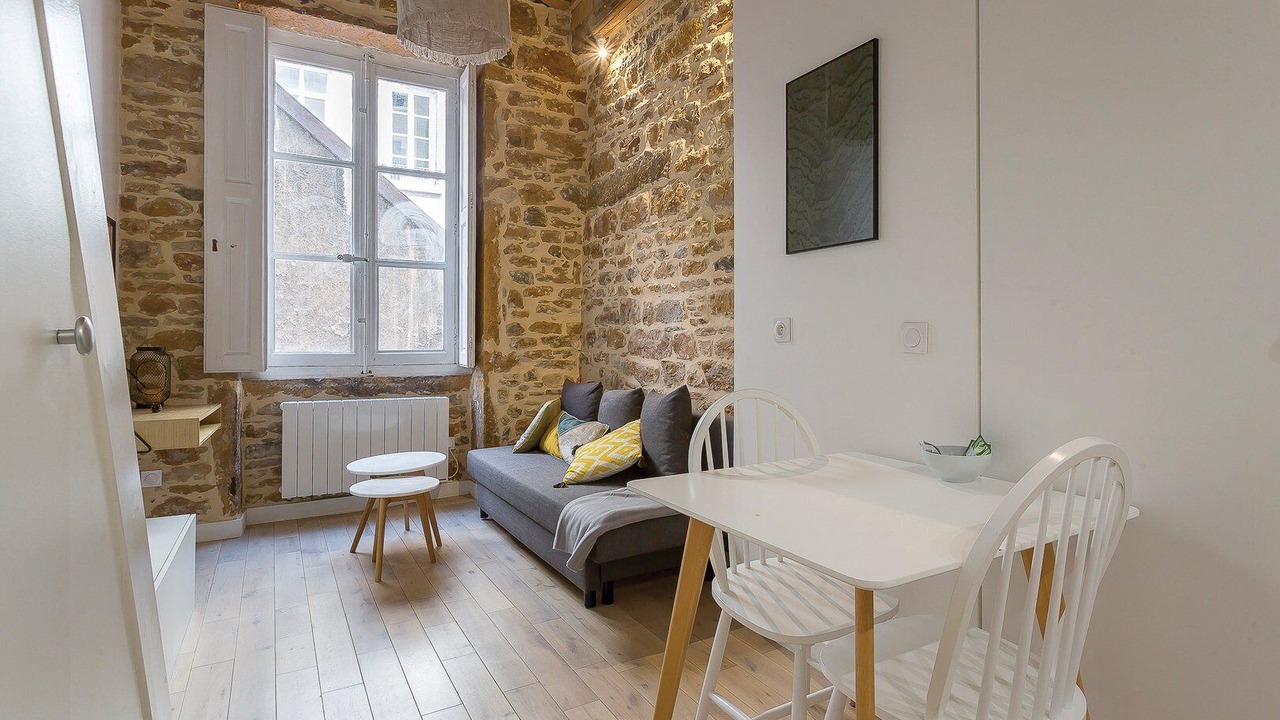 Photo of Livingroom in Carnot - Gailleton