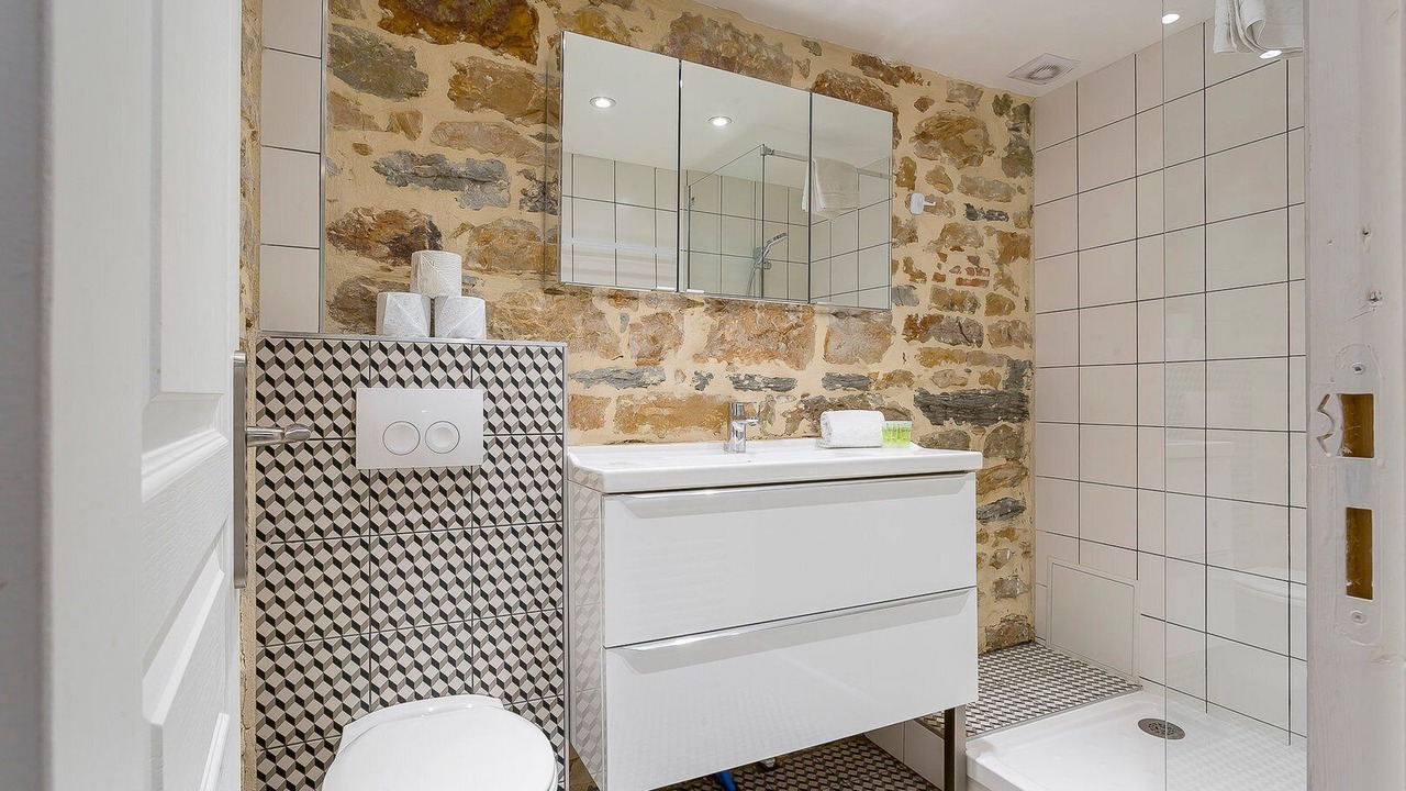 Photo of Bathroom in Carnot - Gailleton