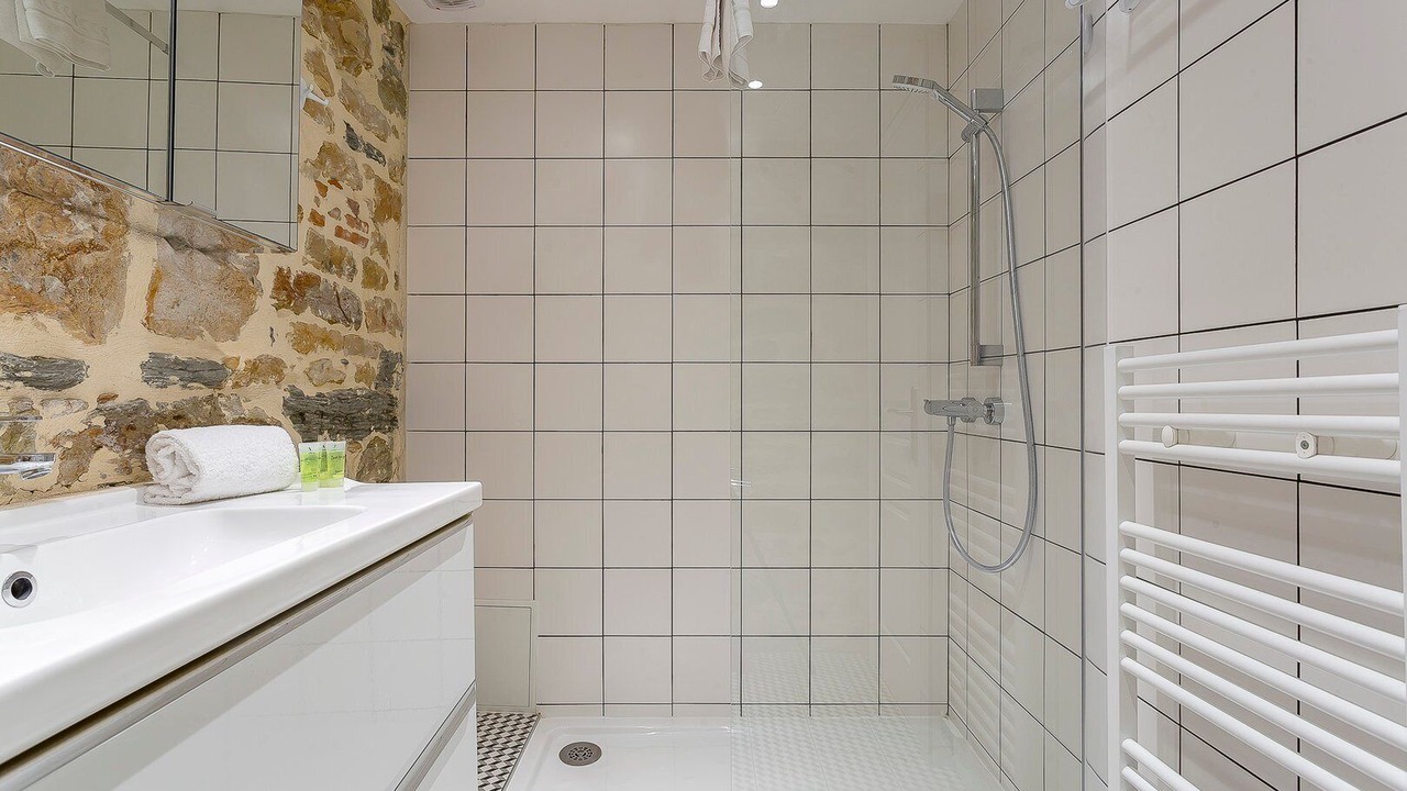 Photo of Bathroom in Carnot - Gailleton