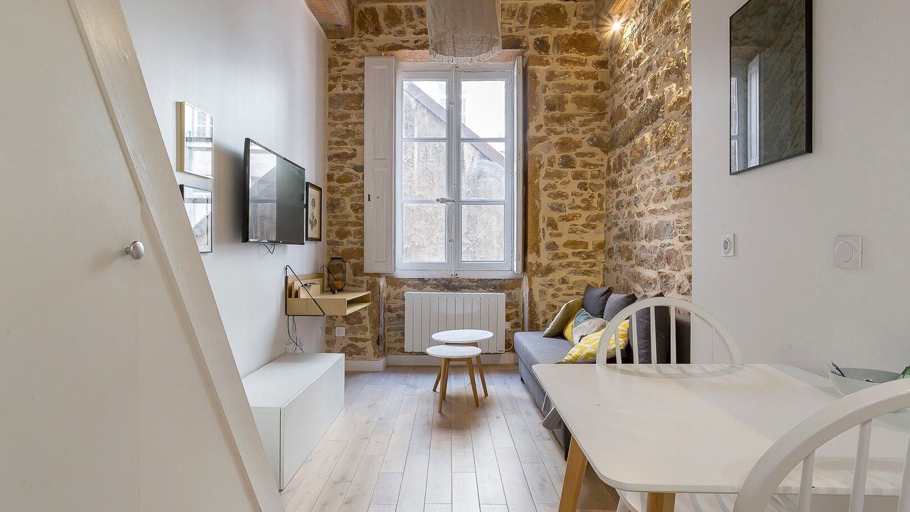 Photo of Livingroom in Carnot - Gailleton