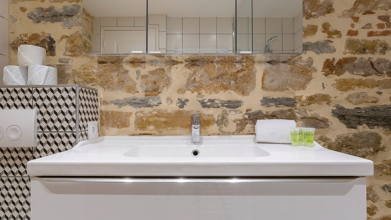 Photo of Bathroom in Carnot - Gailleton