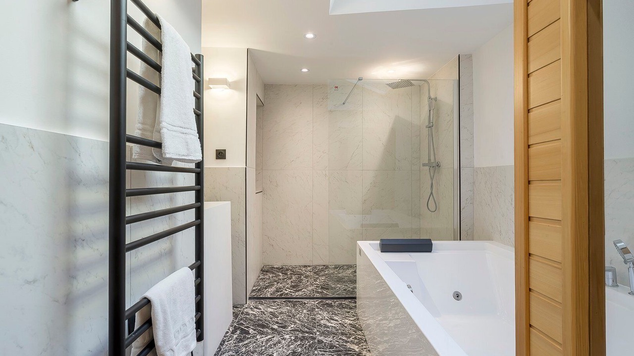 Photo of Bathroom in Carnot - Gailleton