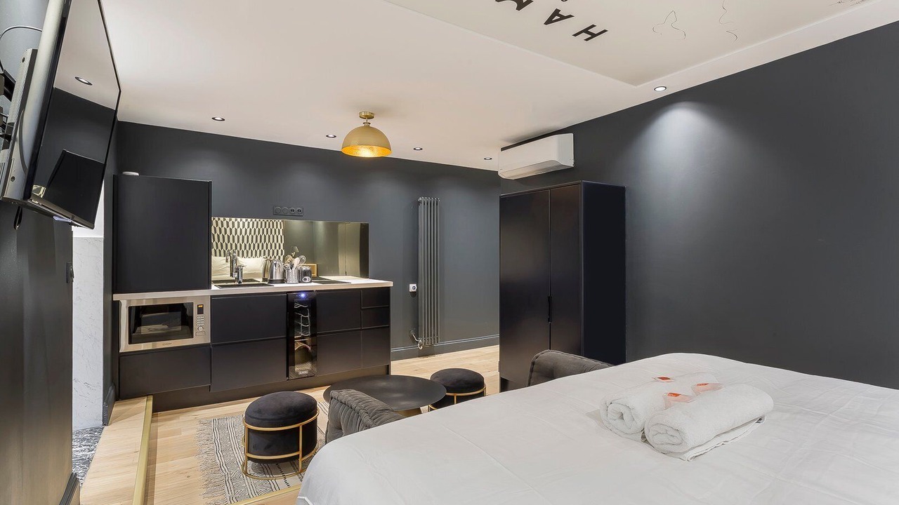 Photo of Bedroom in Carnot - Gailleton