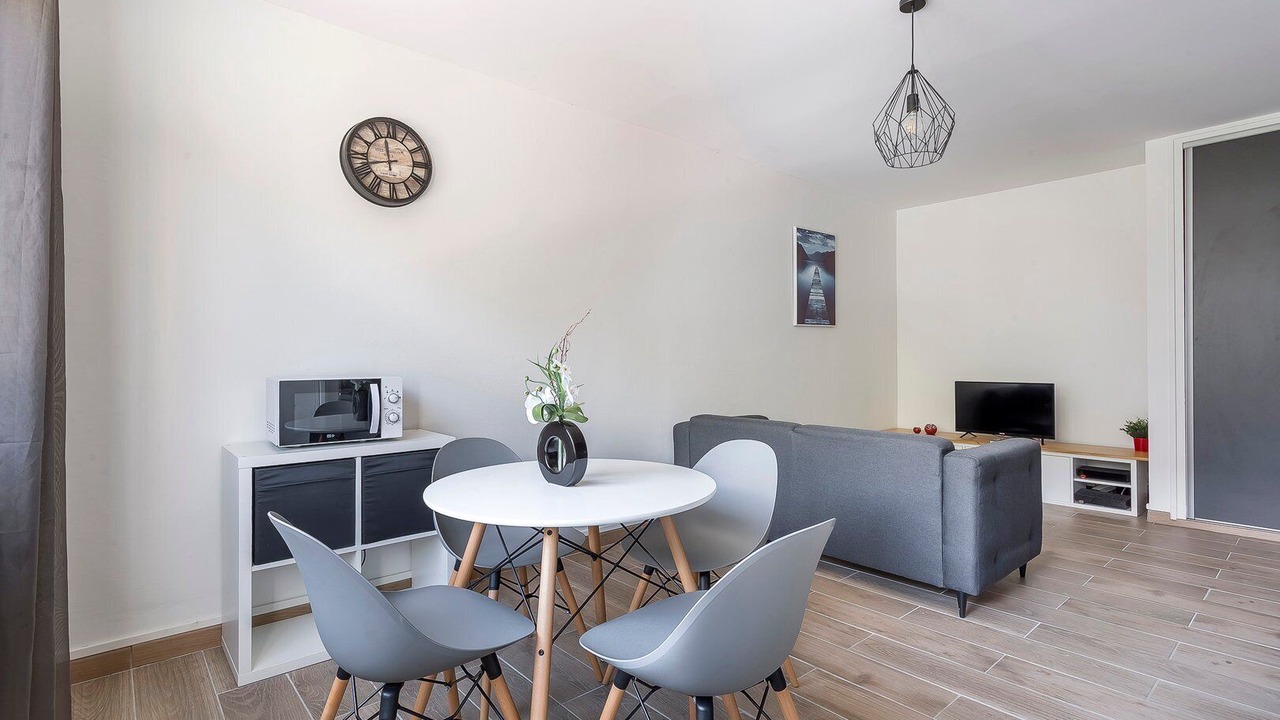 Photo of Others in La Demi - Lune