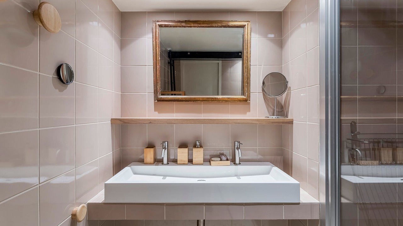 Photo of Bathroom in 6th Arrondissement