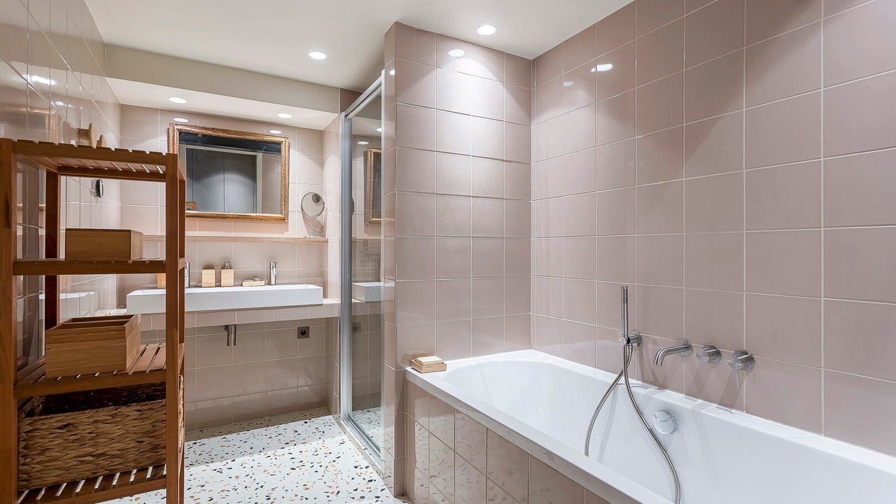 Photo of Bathroom in 6th Arrondissement