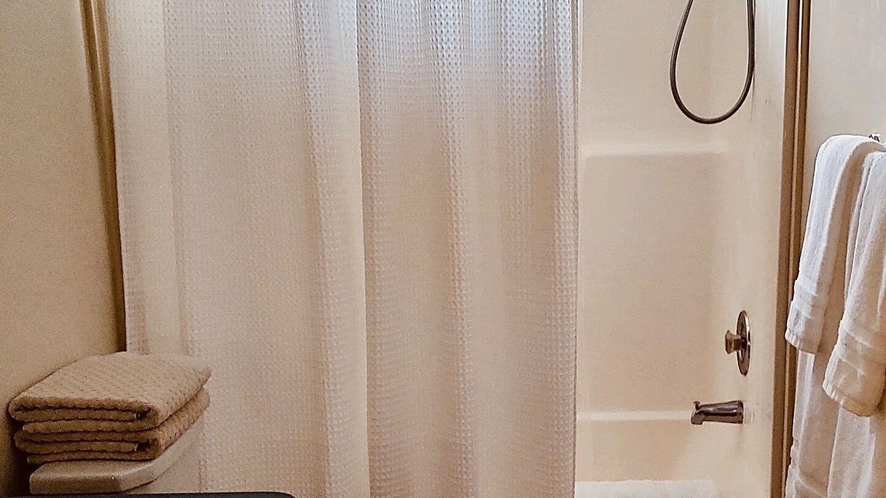 Photo of Bathroom in Rollingbay