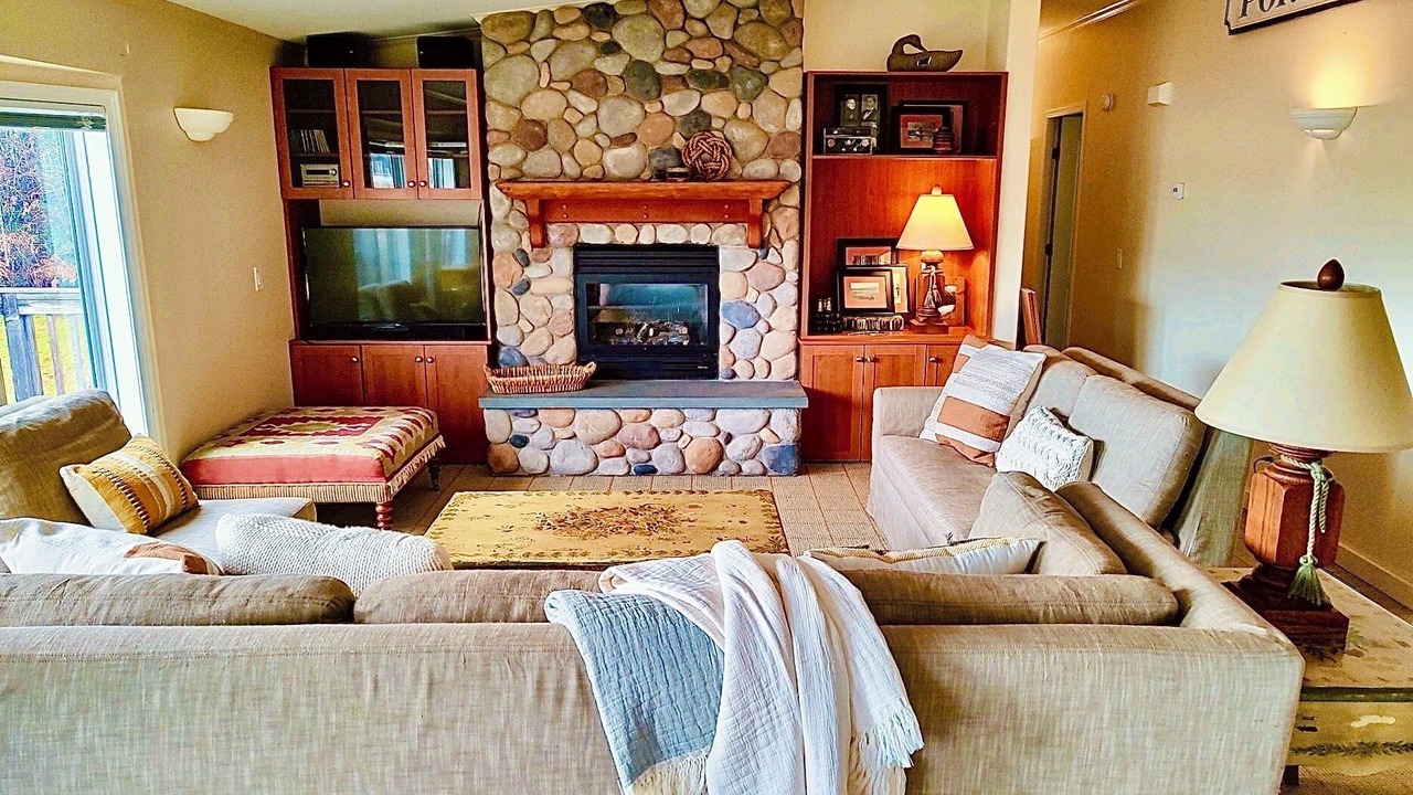 Photo of Livingroom in Rollingbay
