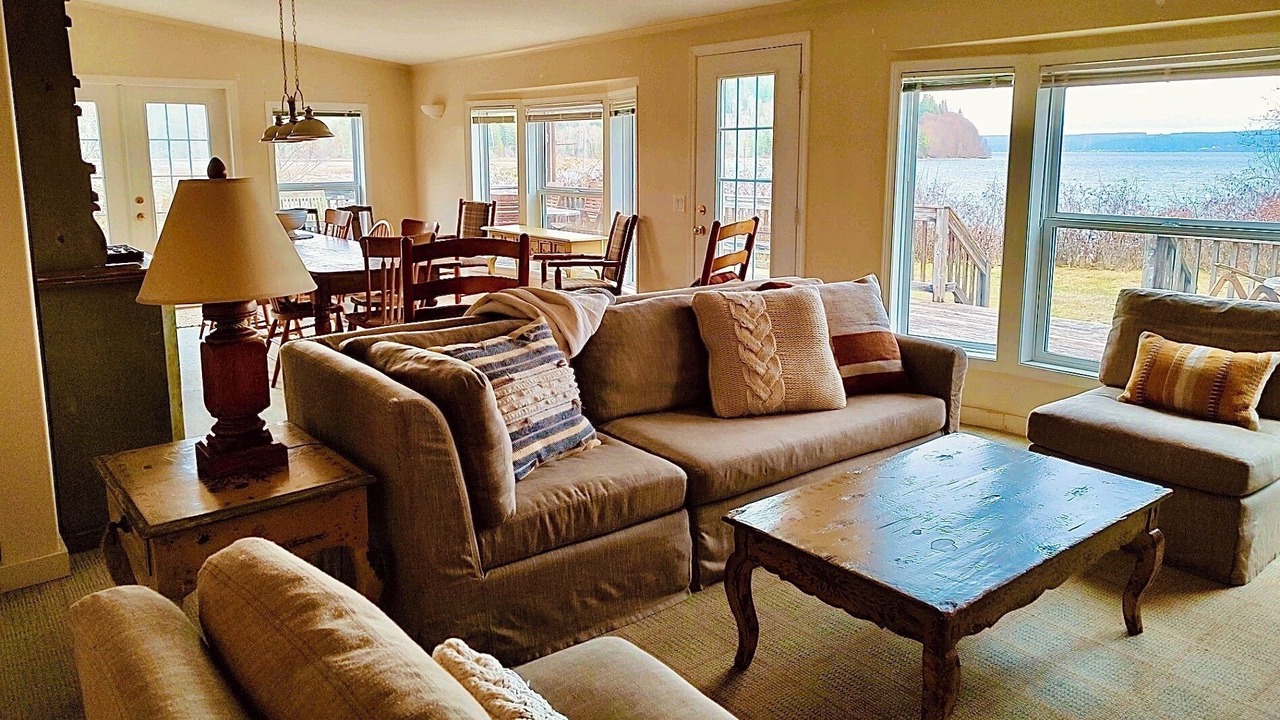 Photo of Livingroom in Rollingbay