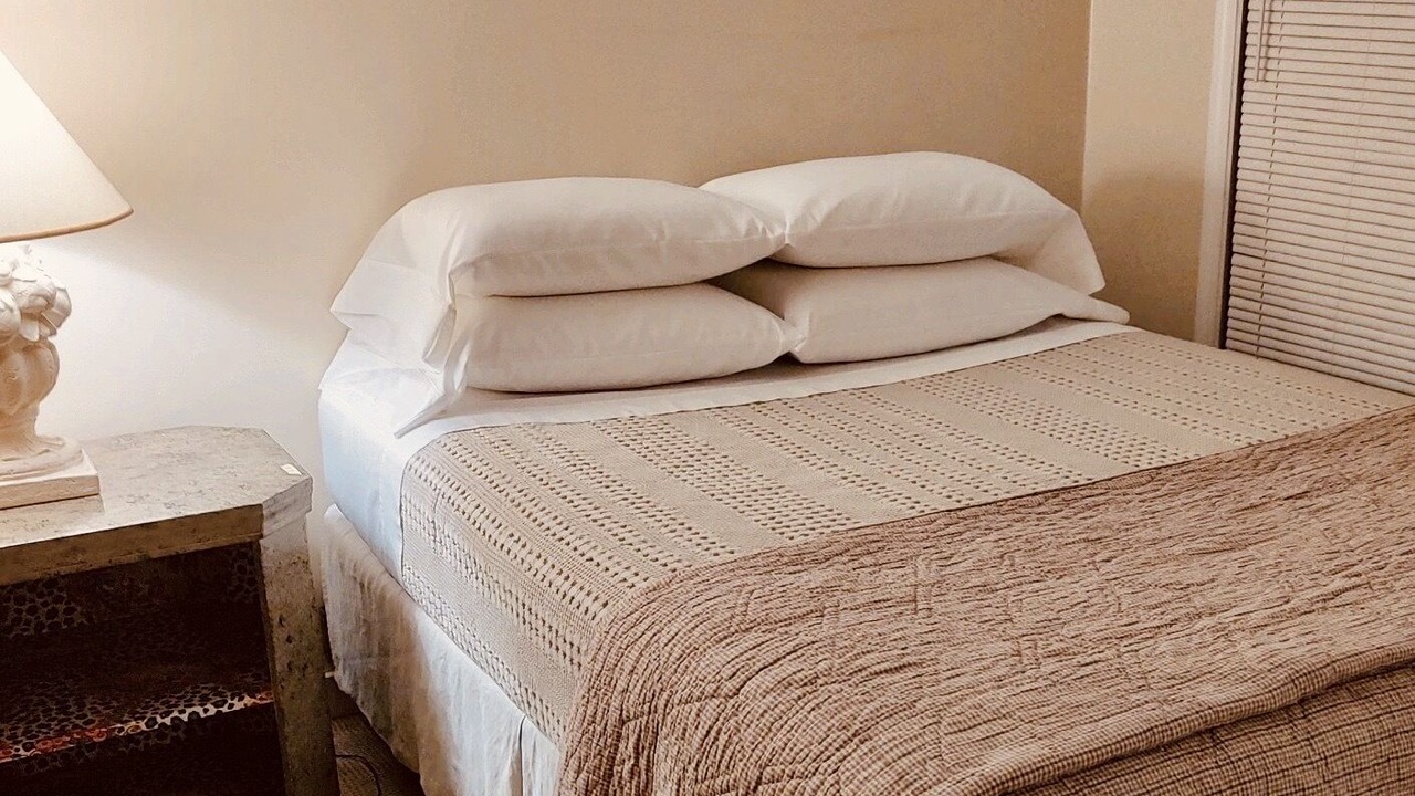 Photo of Bedroom in Rollingbay