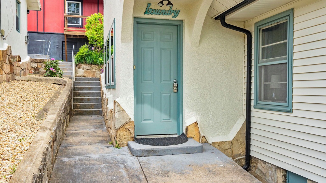 Photo of Bedroom in Rockaway Beach