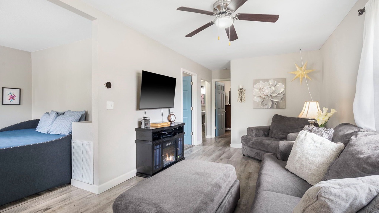 Photo of Bedroom in Rockaway Beach