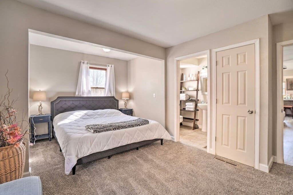 Photo of Bedroom in Rockaway Beach