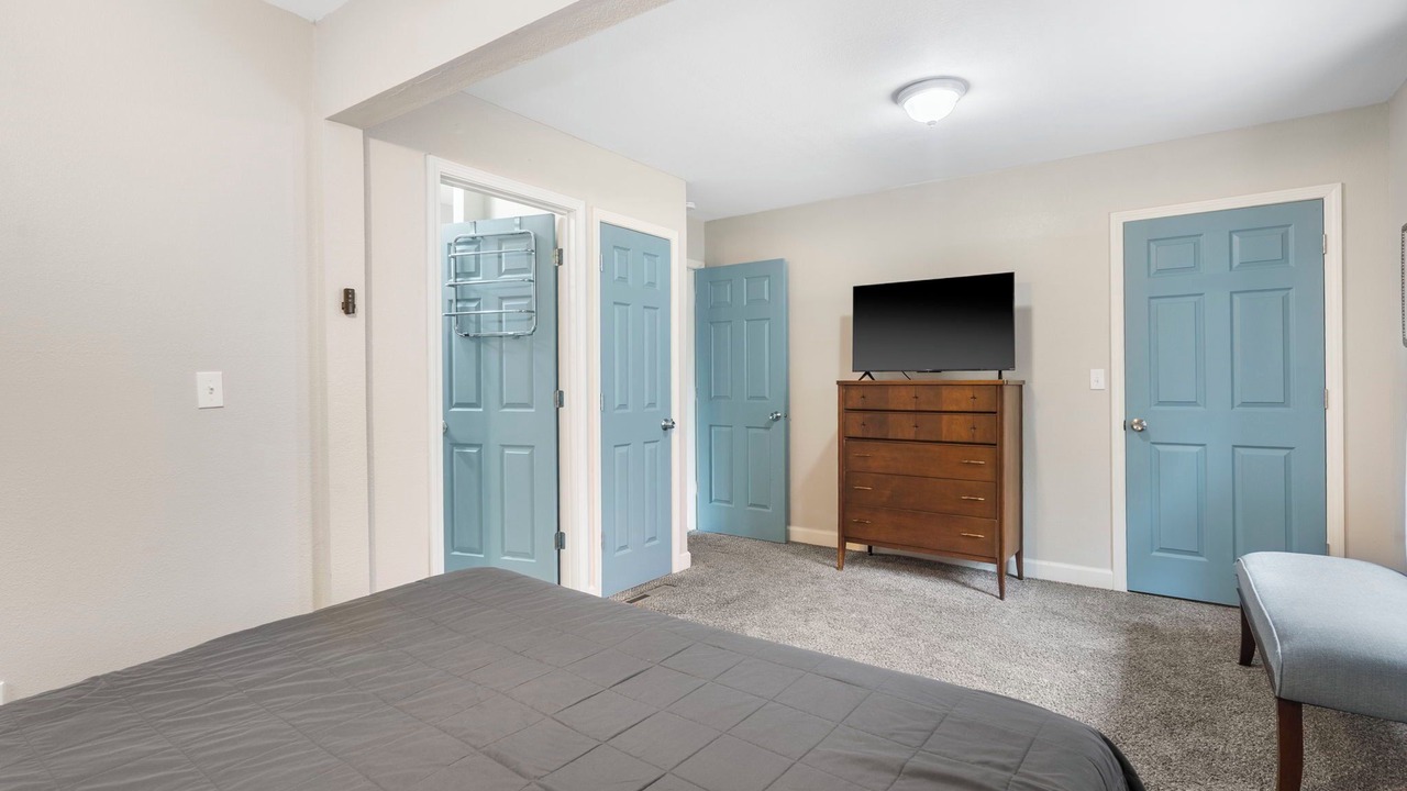 Photo of Bedroom in Rockaway Beach