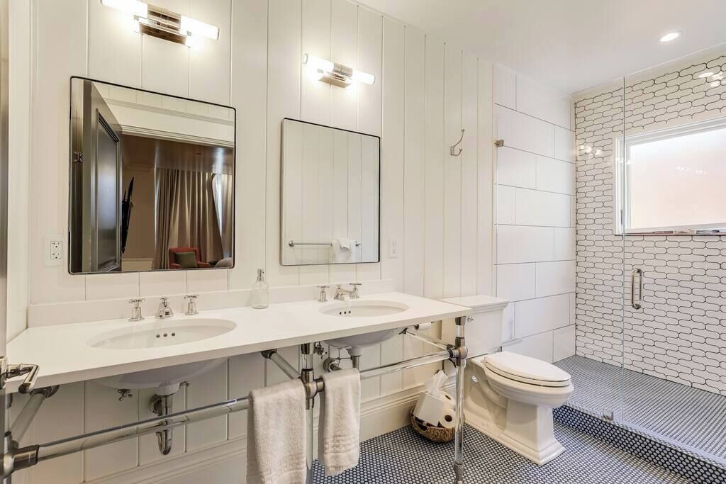 Photo of Bathroom in St. Helena