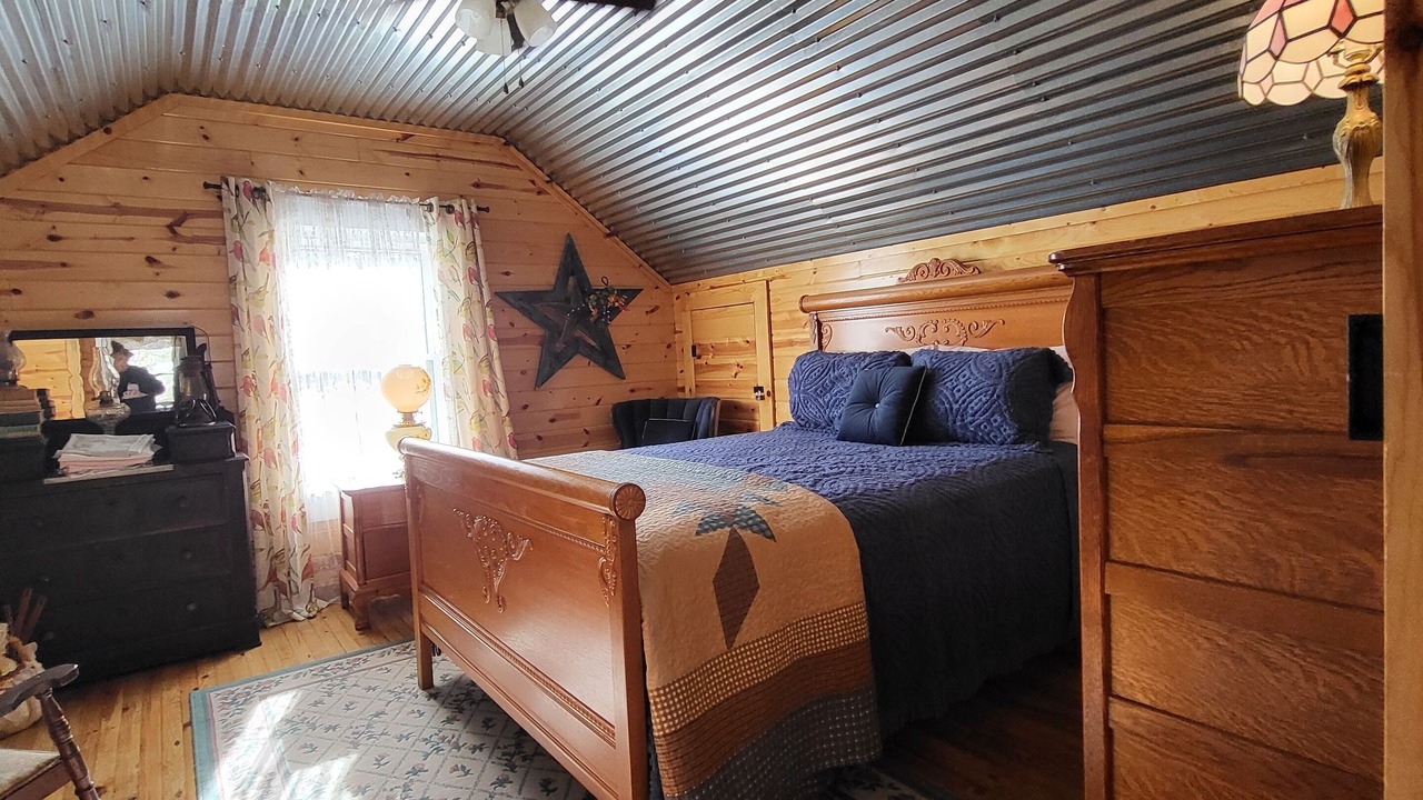 Photo of Bedroom in Austinville