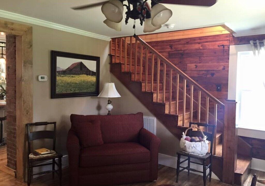 Photo of Livingroom in Austinville