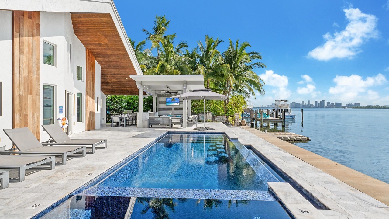 Photo of Outdoor in North Bay Village