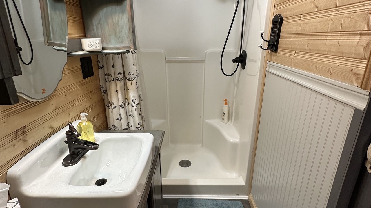 Photo of Bathroom in Knik-Fairview