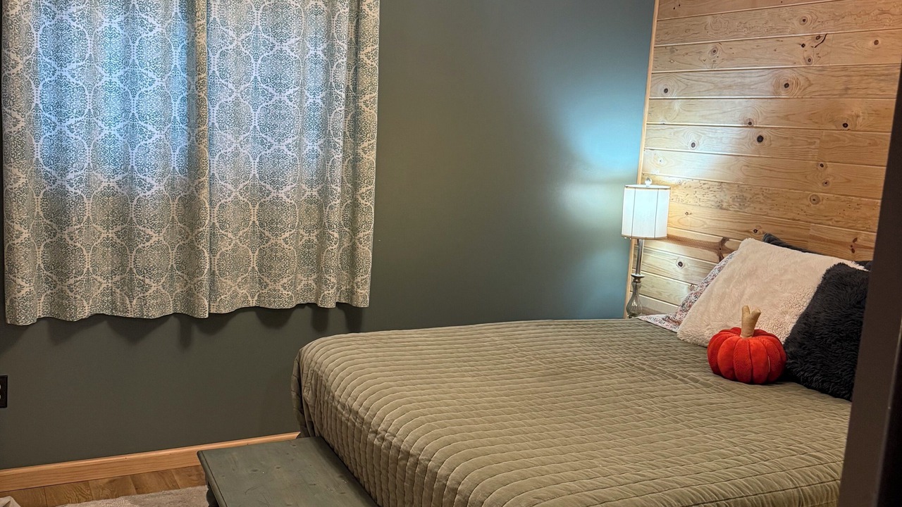 Photo of Bedroom in Knik-Fairview
