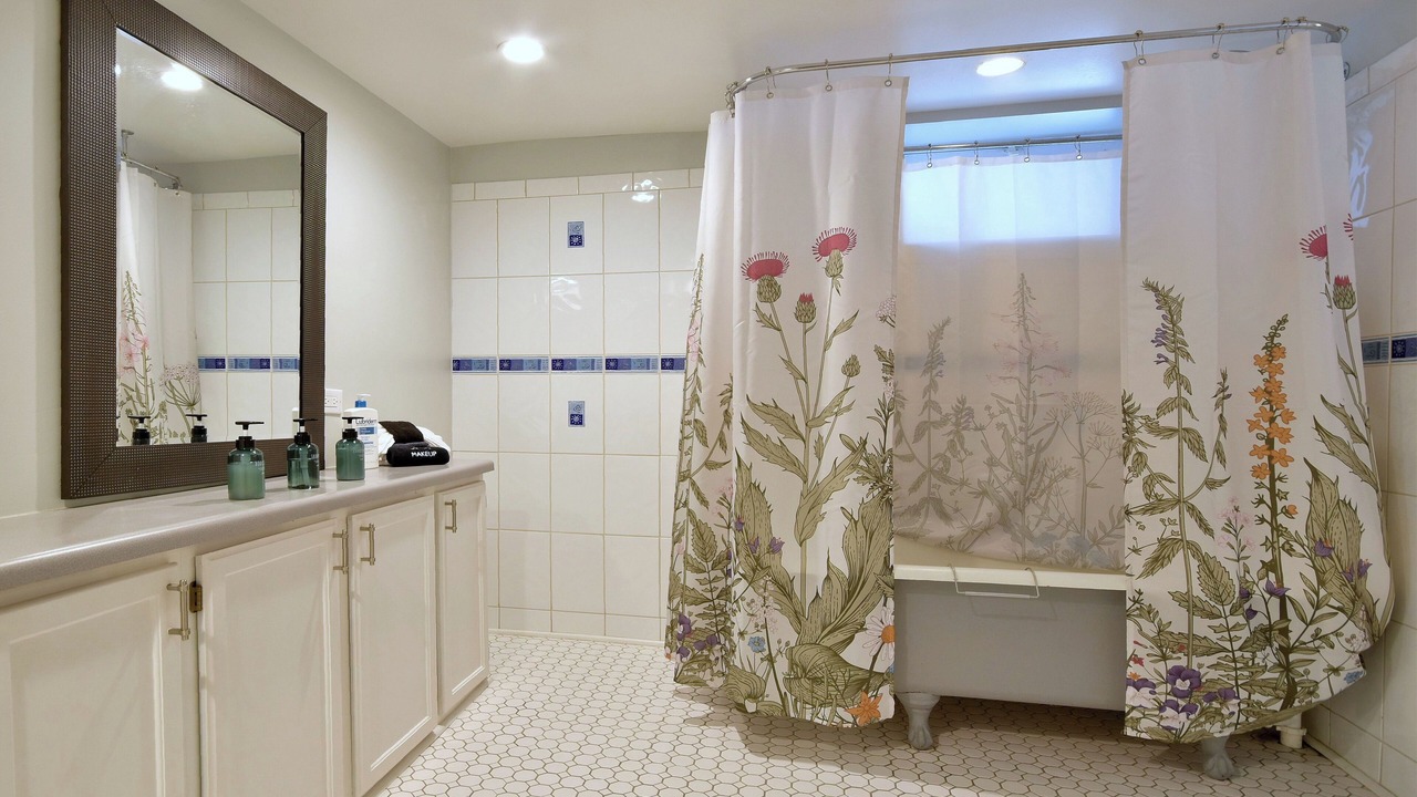 Photo of Bathroom in Oak Park