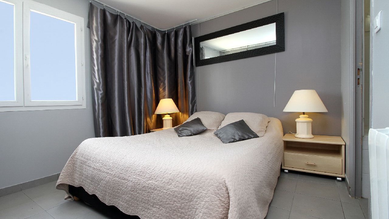 Photo of Bedroom in Mandelieu-La-Napoule