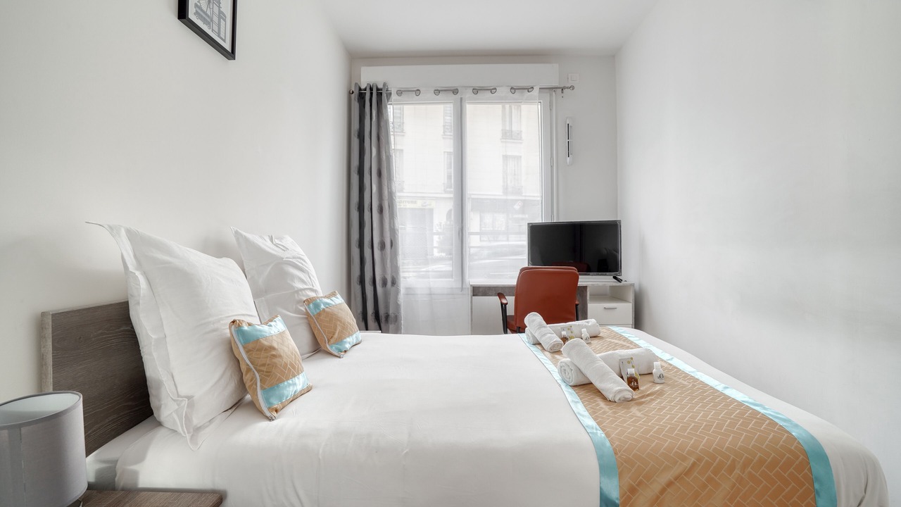Photo of Bedroom in Clamart