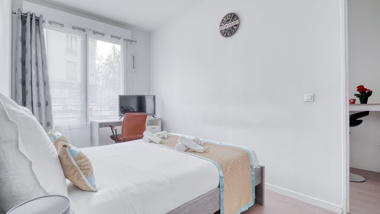 Photo of Bedroom in Clamart