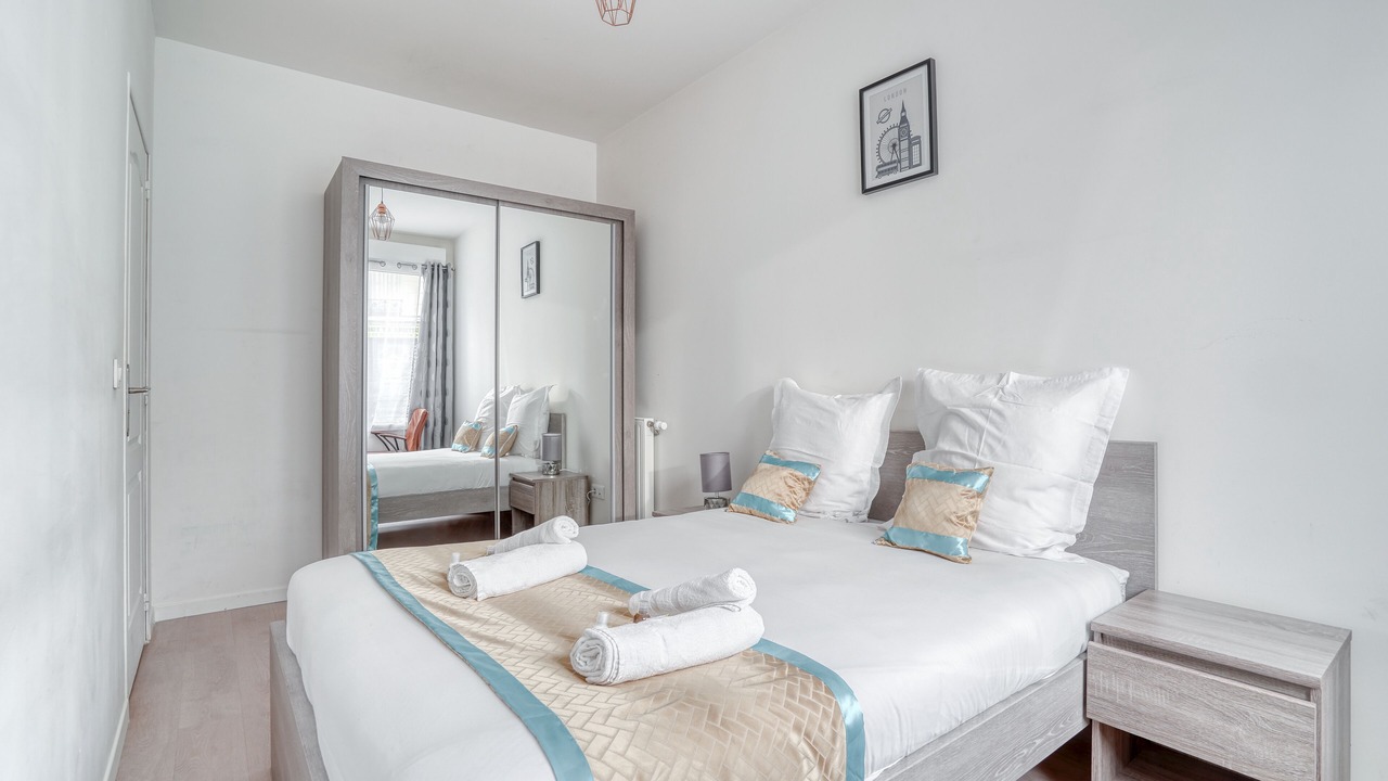 Photo of Bedroom in Clamart