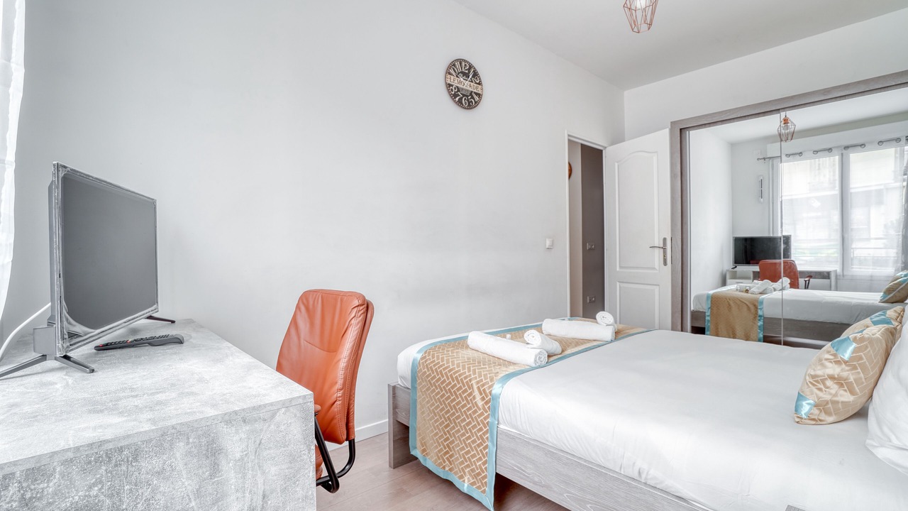Photo of Bedroom in Clamart