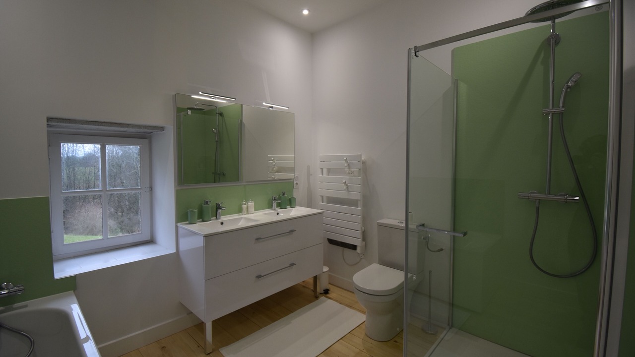 Photo of Bathroom in Saint-Laurent-la-Vallee