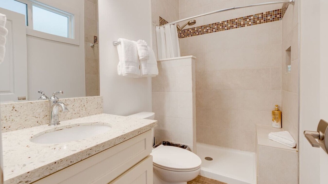 Photo of Bathroom in Wailuku