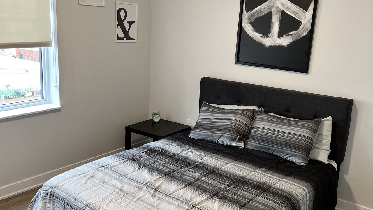 Photo of Bedroom in Midtown