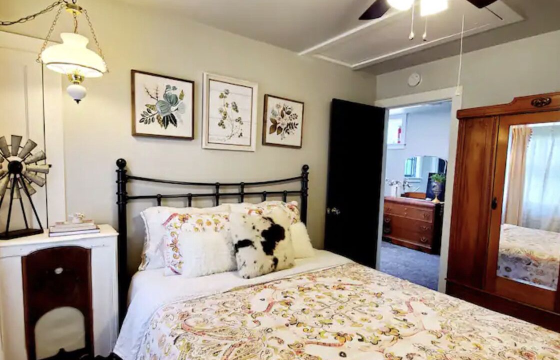 Photo of Bedroom in Broken Arrow