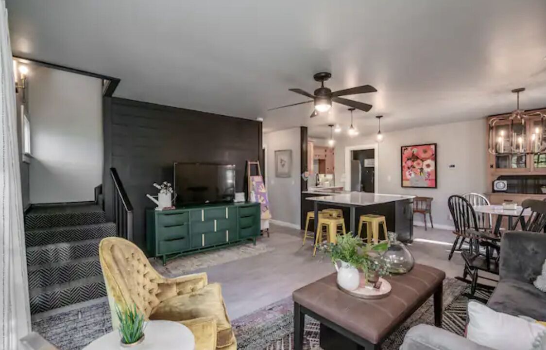 Photo of Livingroom in Broken Arrow
