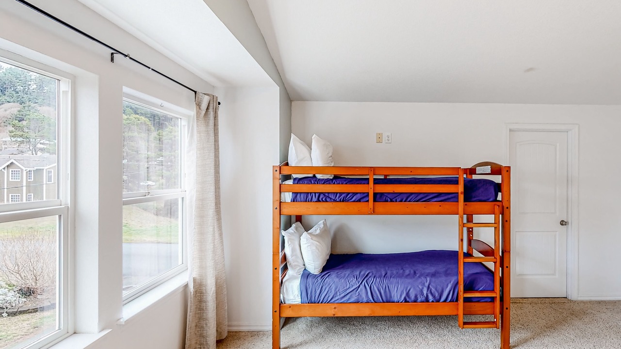 Photo of Bedroom in Agate Beach