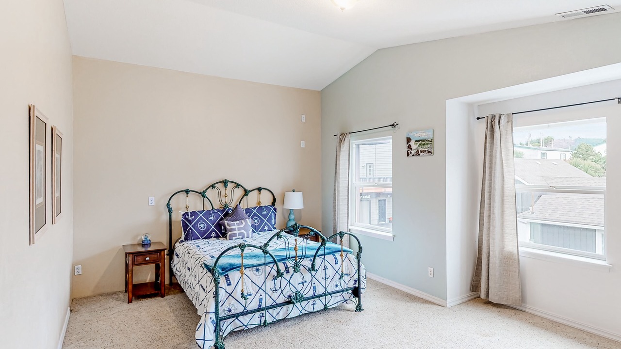 Photo of Bedroom in Agate Beach