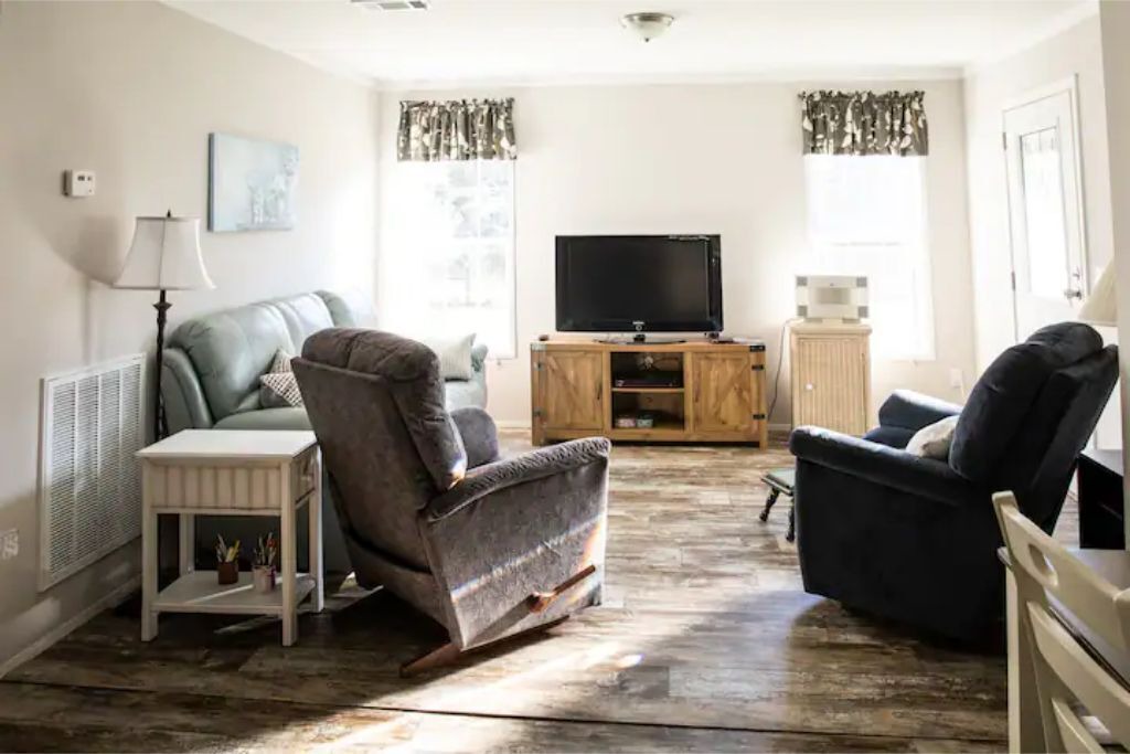 Photo of Livingroom in Lake City