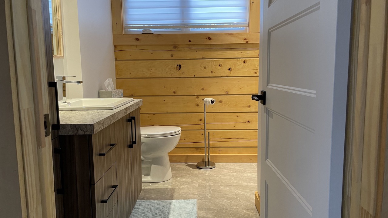 Photo of Bathroom in Saint-Felix-d'Otis