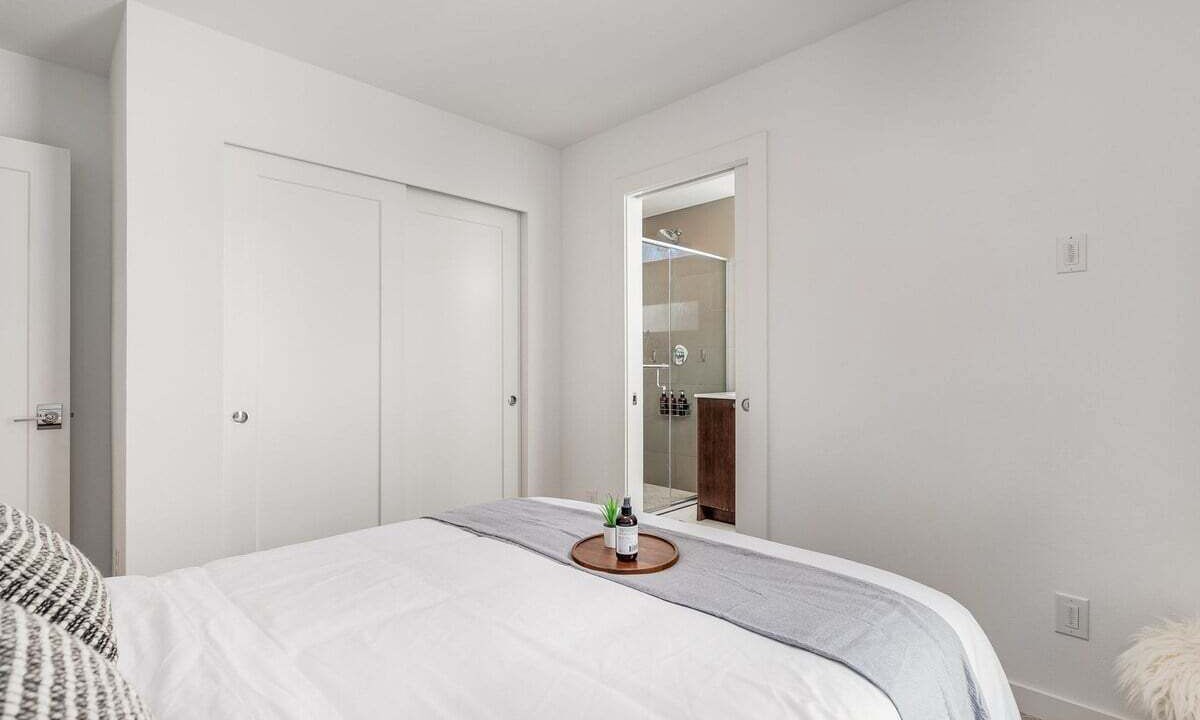 Photo of Bedroom in Minor