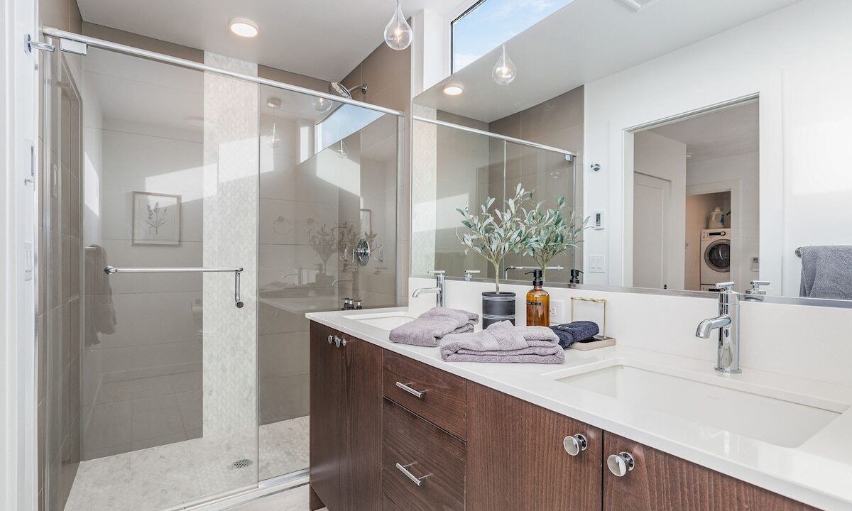 Photo of Bathroom in Minor