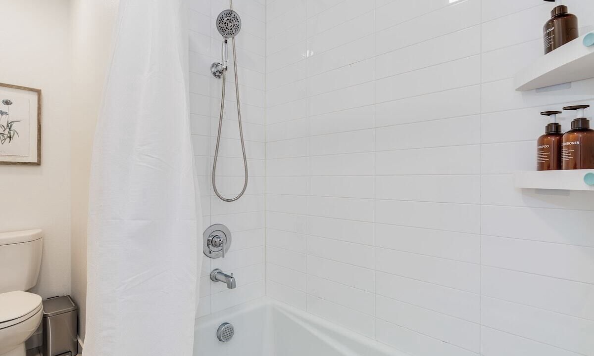 Photo of Bathroom in Minor