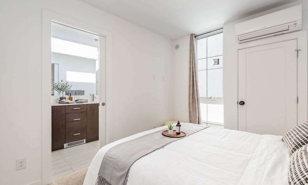 Photo of Bedroom in Minor