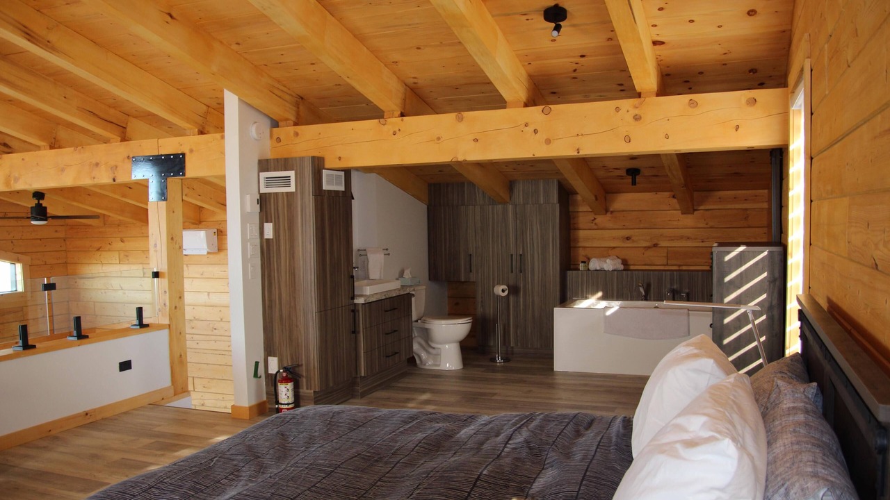 Photo of Bedroom in Saint-Felix-d'Otis