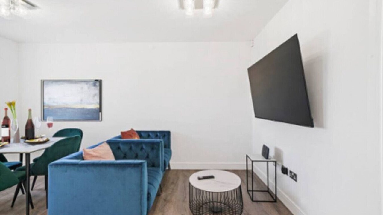 Photo of Livingroom in East Acton