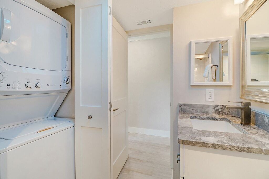 Photo of Bathroom in Vanderbilt Beach