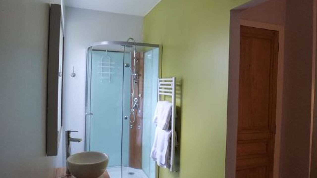 Photo of Bathroom in Vouneuil-sur-Vienne